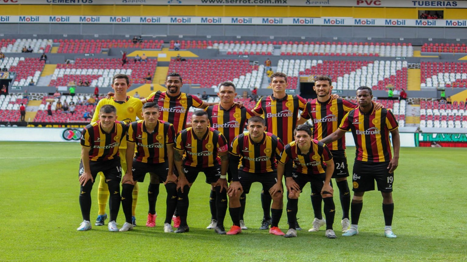 Los Leones Negros Sacan La Garra Gaceta Udg